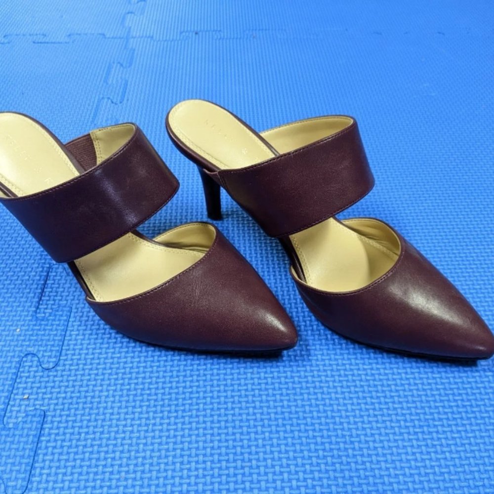 Kelly & Katie burgundy red pointed toe pumps size 8